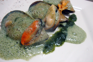 Mejillones en escabeche con wakame - Bioreona